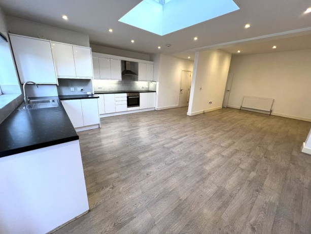 out-class-spacious-5-bedrooms-house-with-3-toilets-and-bathrooms-in-ilford-company-let-allowed-big-0