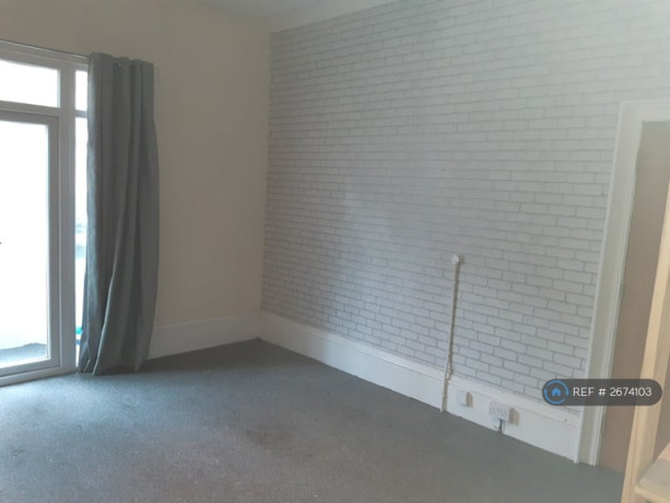 studio-flat-in-hartington-street-derby-de23-2674103-big-3