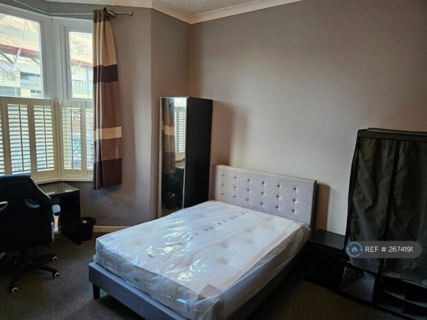 4-bedroom-house-in-fitzhamon-embankment-cardiff-cf11-4-bed-2674191-big-1