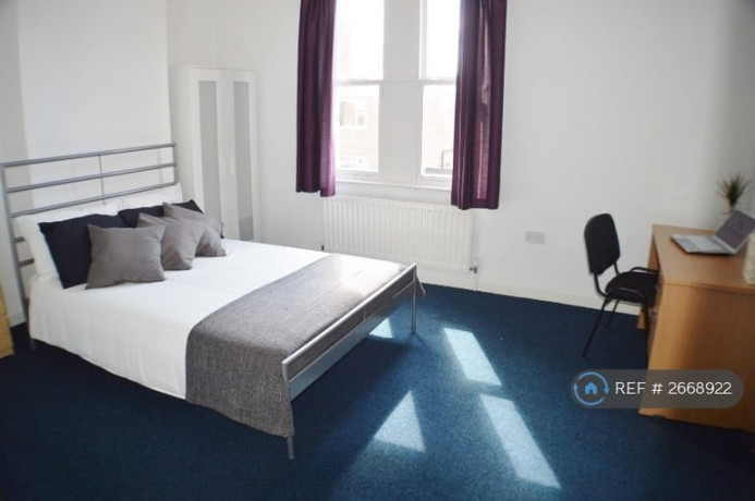 4-bedroom-house-in-montpelier-road-nottingham-ng7-4-bed-2668922-big-3