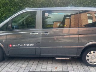 liverpool-black-cab-taxi-long-collar