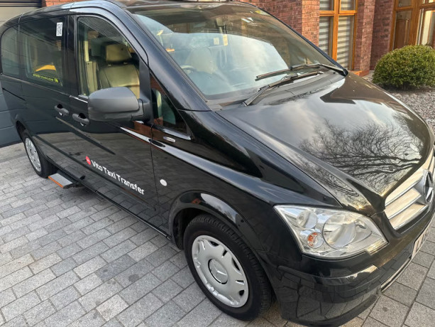 liverpool-black-cab-taxi-long-collar-big-1