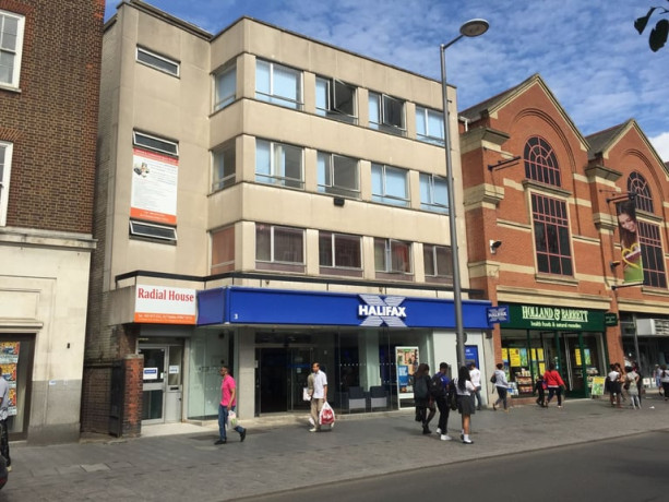 serviced-modern-office-in-barking-ig11-london-247-access-big-0