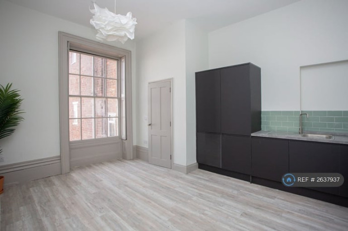 1-bedroom-flat-in-lansdown-place-cheltenham-gl50-1-bed-2637937-big-3