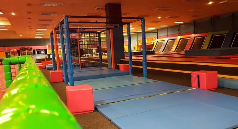 wanting-large-leisure-or-commercial-building-for-softplace-centre-big-3