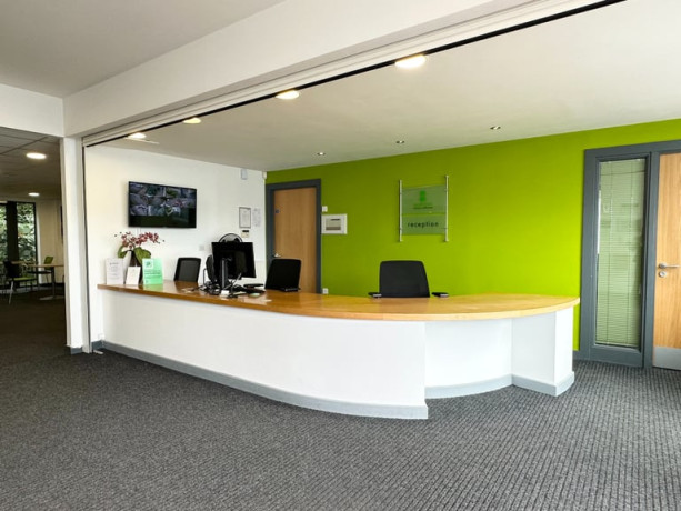exeter-ex2-8lb-2-desk-serviced-office-to-rent-at-marsh-barton-trading-estate-big-2