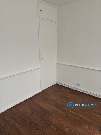 2-bedroom-flat-in-glamis-house-warley-brentwood-cm14-2-bed-2007552-big-1