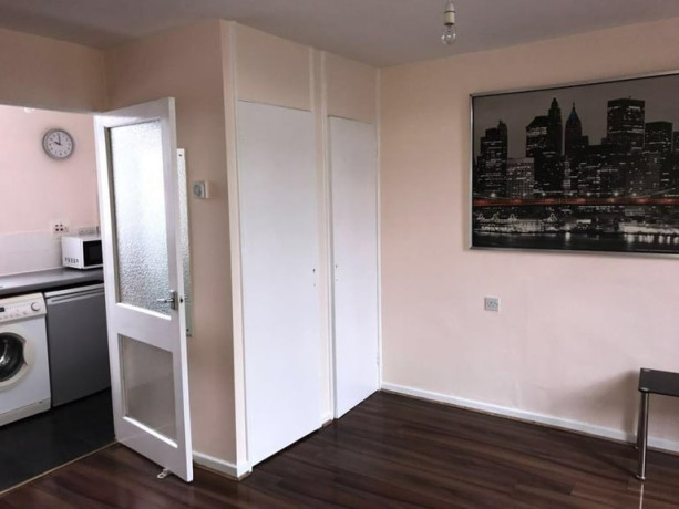 flat-in-northolt-ub5-6er-big-3