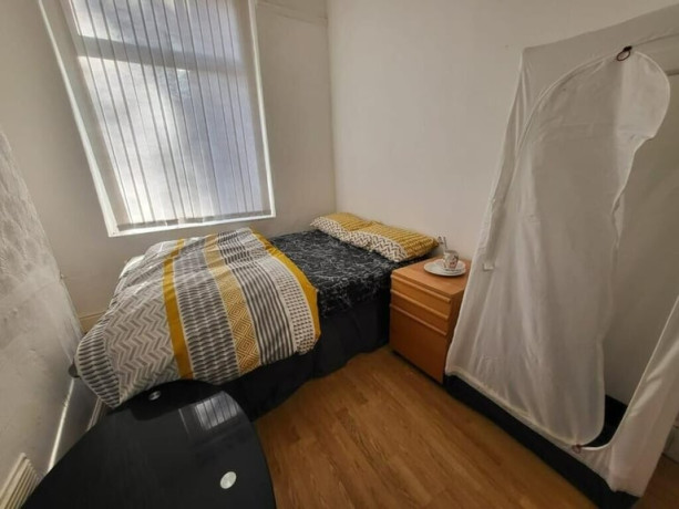 emergency-accommodationdouble-room-in-albert-road-b21all-dss-acceptedsee-description-big-1
