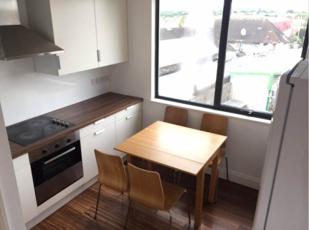 2bed-2nd-floor-flat-to-rent-in-edgware-vancouver-road-big-1