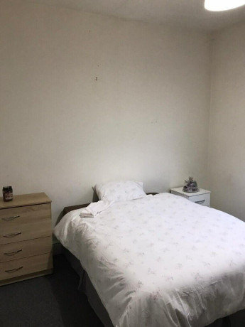 homeless-accommodationdouble-room-in-wellington-road-b20all-dss-acceptedsee-description-big-0