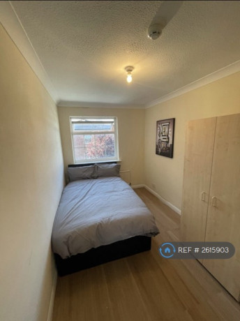 1-bedroom-in-albany-gardens-colchester-co2-2615903-big-1