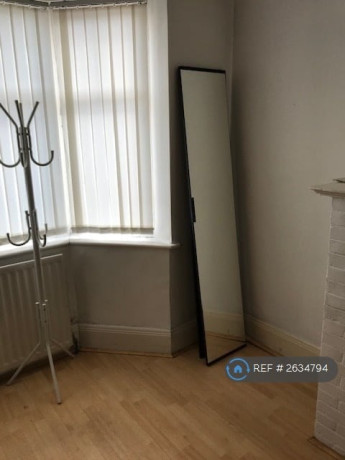 studio-flat-in-northwood-london-ha6-2634794-big-3
