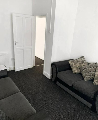 supported-accommodationdouble-room-in-antrobus-road-b21all-dss-acceptedsee-description-big-1