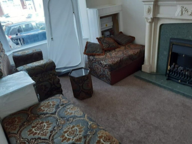 emergency-accommodationdouble-room-in-grove-road-b11all-dss-acceptedsee-description-big-0