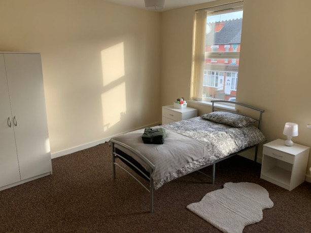 supported-living-rooms-homeless-dss-benefits-emergency-low-rent-no-deposit-temporary-ref-304-big-3