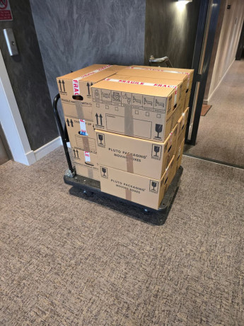 man-vanoffice-moves-waste-rubbishhouse-movesremovals-big-0
