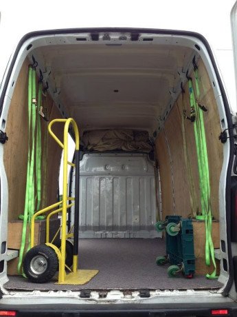 house-removals-service-man-big-2