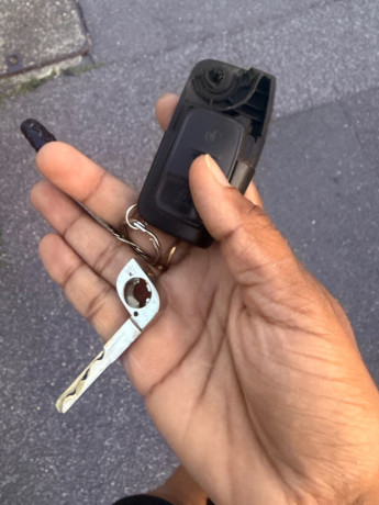 mobile-car-home-locksmith-anytime-anywhere-big-3