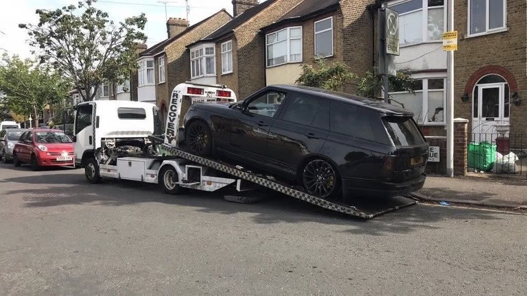 247-east-london-recovery-van-breakdown-vehicle-trucks-tow-towing-assistant-services-cheap-big-1