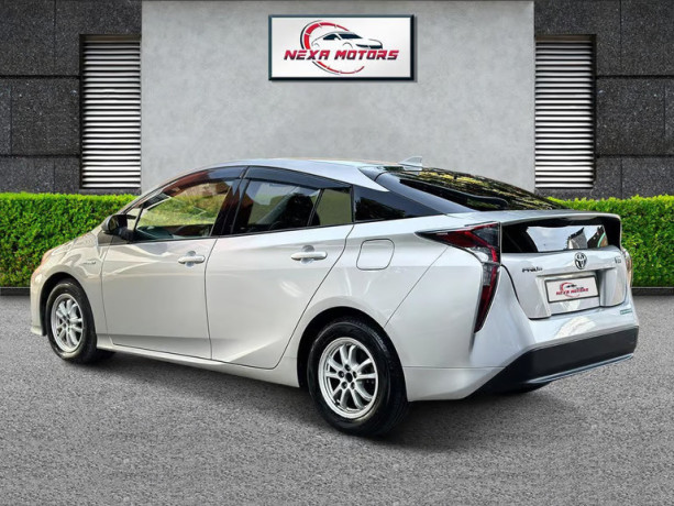 pco-cars-ready-to-hire-toyota-prius-2017-hybrid-uber-approved-from-110ps-pe-big-2