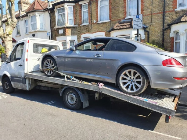 car-bike-breakdown-recovery-accident-tow-truck-flat-tyre-jump-start-auction-service-in-south-london-big-3