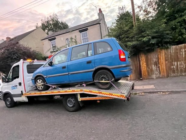 car-van-breakdown-recovery-service-big-0