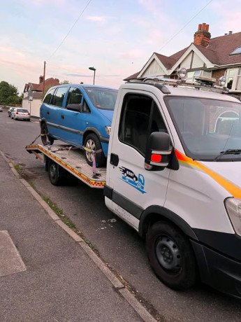 car-van-breakdown-recovery-service-big-4