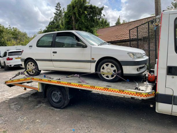 car-van-breakdown-recovery-service-big-3