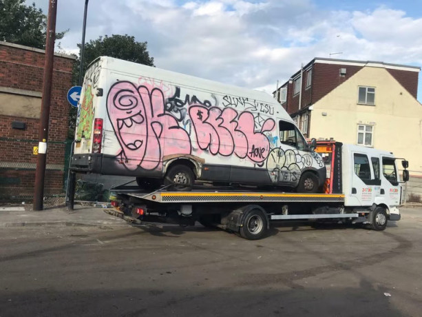 recovery-breakdown-towing-truck-247-service-car-london-transporter-big-2