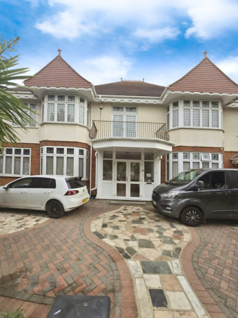 6-bedroom-house-in-six-bedroom-residence-on-stratton-drive-ig11-big-1