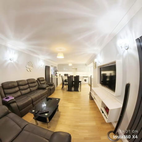2-bedroom-flat-in-2-bed-flat-for-sale-blenheim-court-big-2