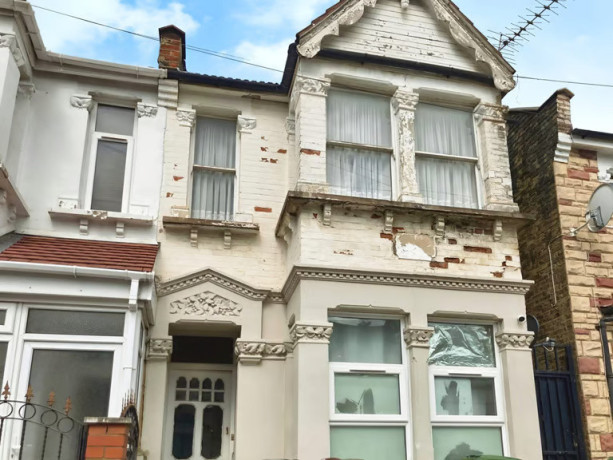 1-bedroom-flat-in-one-bedroom-first-floor-flat-in-barking-big-4