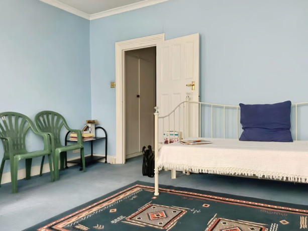 1-bedroom-flat-in-one-bedroom-first-floor-flat-in-barking-big-2