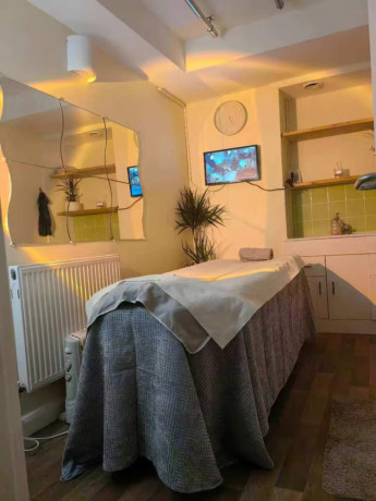 come-and-enjoy-full-relaxing-massage-big-0