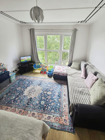 2-bedroom-flat-in-2-bedroom-maisonette-for-sale-ig7-big-3