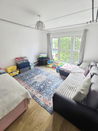 2-bedroom-flat-in-2-bedroom-maisonette-for-sale-ig7-big-1