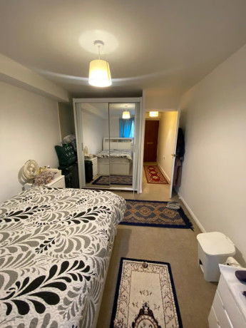 1-bedroom-flat-in-one-bedroom-first-floor-flat-rm1-big-3