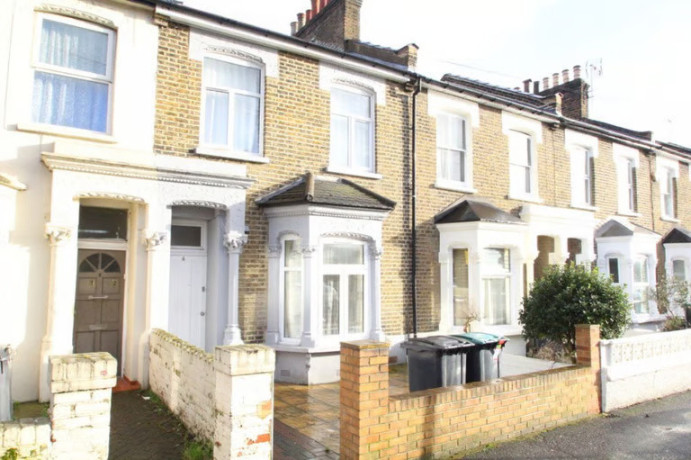 chain-free-hane-estate-agents-offer-a-5-bedroom-2-reception-rooms-mid-terrace-house-big-2