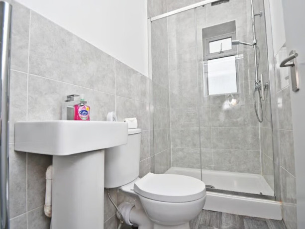 6-bed-6-bath-hmo-preston-city-centre-fully-refurbed-high-spec-throughout-returns-in-excess-of-45-pa-big-4