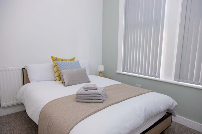 turnkey-hmo-in-salfords-student-quarter-big-0