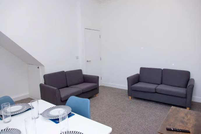 turnkey-hmo-in-salfords-student-quarter-big-1