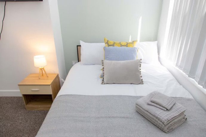 turnkey-hmo-in-salfords-student-quarter-big-2