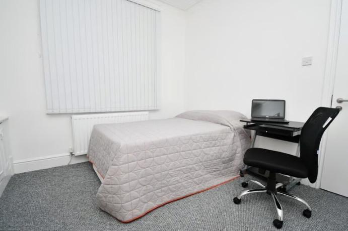 4-bed-hmo-burnley-for-sale-only-ps15000-cash-required-big-4