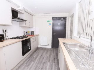 commercial-to-residential-large-hmo-with-3970-returns