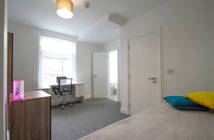 for-sale-6-bed-6-bath-fully-licensed-hmo-in-middlesbrough-with-ultimate-returns-of-4051-big-2