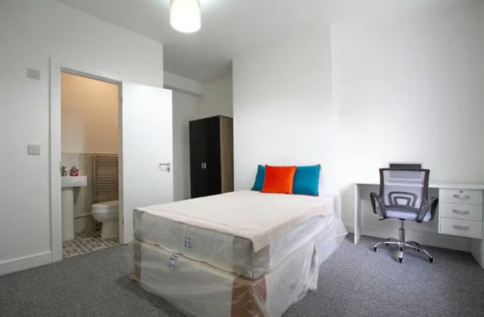 for-sale-6-bed-6-bath-fully-licensed-hmo-in-middlesbrough-with-ultimate-returns-of-4051-big-0