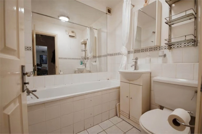 2-bedroom-flat-in-comer-crescent-southall-big-4