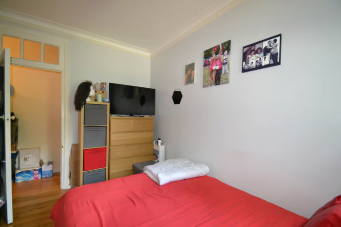 2-bedroom-flat-in-hanger-lane-ealing-big-4
