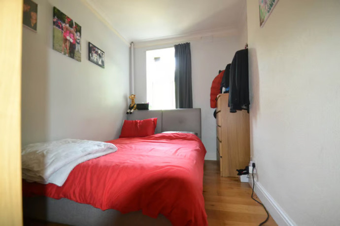 2-bedroom-flat-in-hanger-lane-ealing-big-3